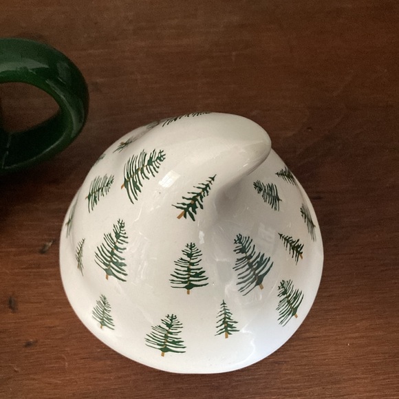 NWT- Stunning 16oz- 2 Piece-Green Gnome- White Hat Lid w/ Green 🌲 Ceramic Teapot - Picture 12 of 16
